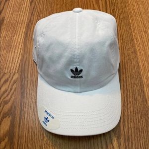 Adidas Small logo baseball cap